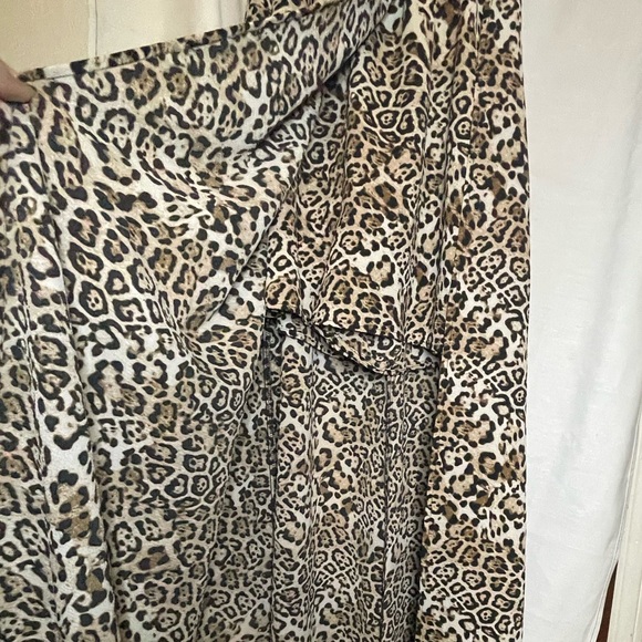 205 Collins Off the Shoulder Leopard Print Romper with Long Skirt Overlay Size S - Picture 9 of 16